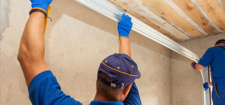 commercial overhead garage door repair in Schaumburg, IL